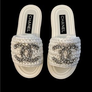 Chanel Slides Sandals Leather Raffia and Crystal CC 23S White Size 36 NIB